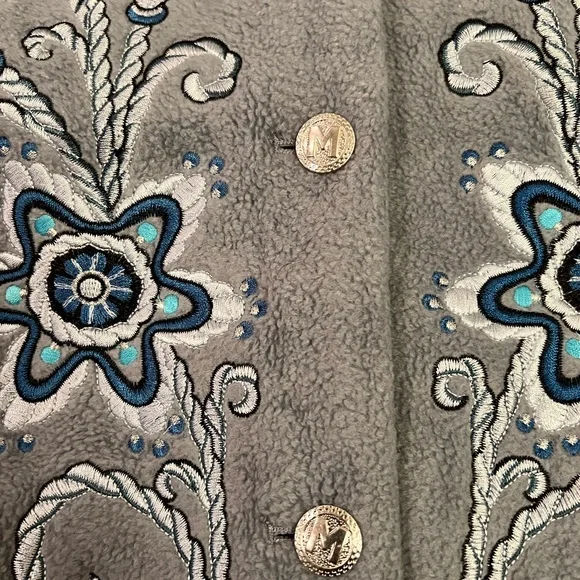 Bob Mackie Wearable Art Fleece Jacket – Gray Embroidered Floral – Plus Size 2X - Picture 3 of 7